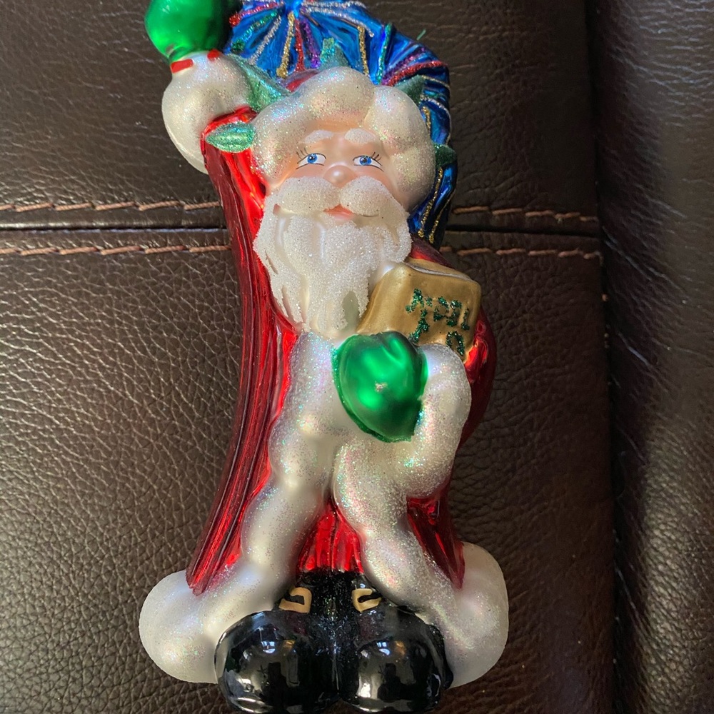 Polonaise Santa as Statue of Liberty
